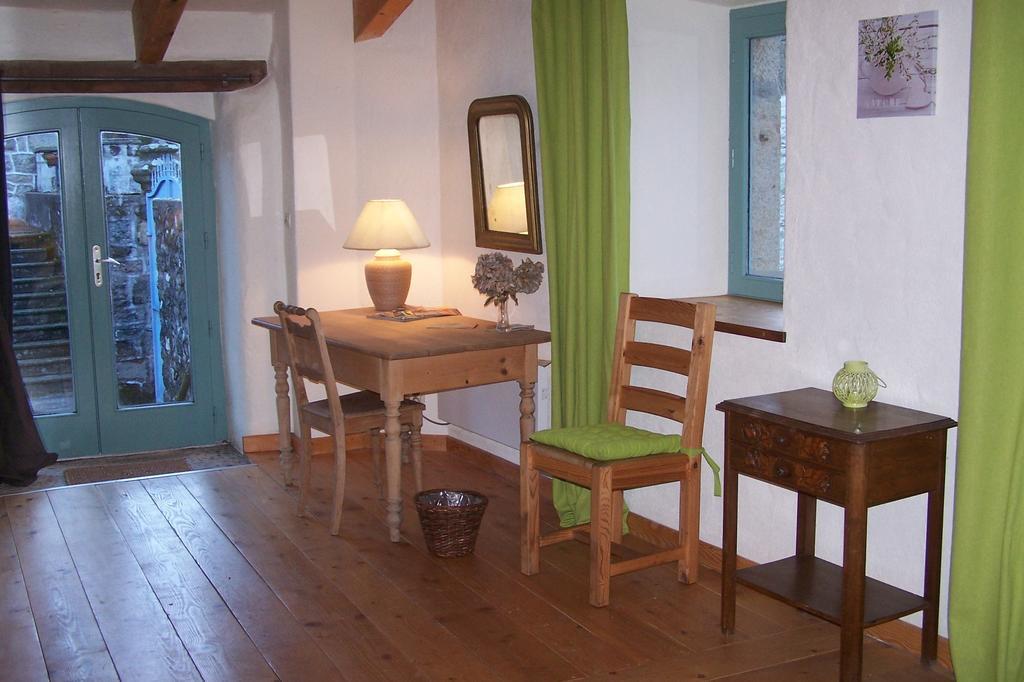 Salomony Chambre D'Hotes Marcols-les-Eaux Rum bild