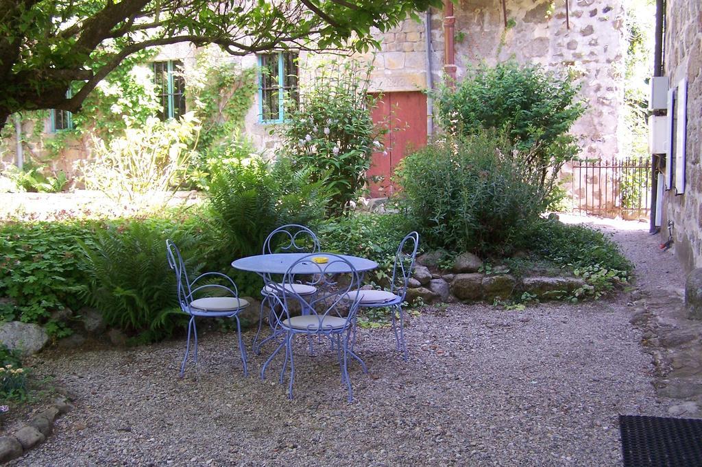 Salomony Chambre D'Hotes Marcols-les-Eaux Exteriör bild